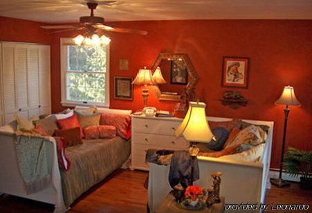 Bad Rock Bed And Breakfast Inn Кълъмбия Фолс Стая снимка
